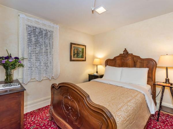 Chateau Tivoli Bed and Breakfast : photo 2 de la chambre chambre quadruple Économique avec salle de bains commune