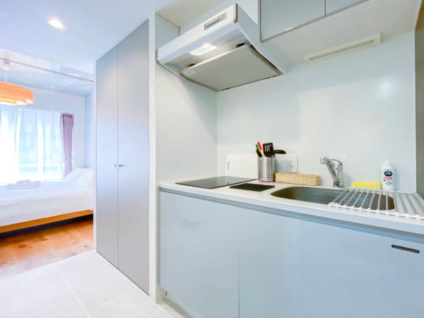 japan house nishishinjuku : photo 6 de la chambre chambre double avec salle de bains privative