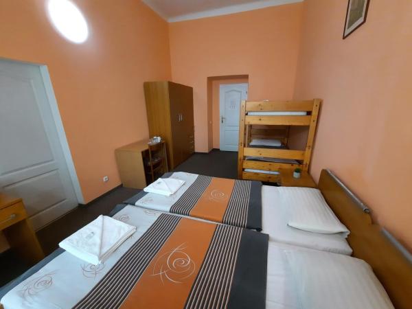Pension City Center : photo 4 de la chambre chambre quadruple