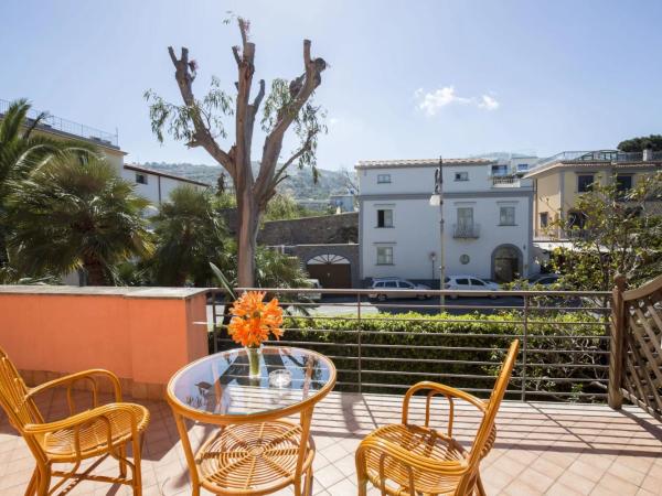 Villa Rosa Sorrento : photo 4 de la chambre studio (3 adultes)