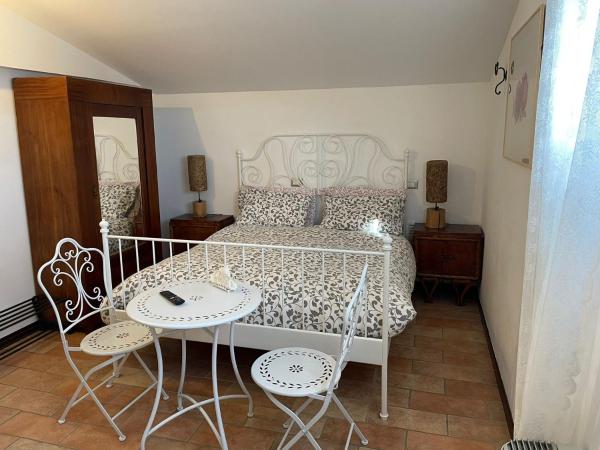 C'era Una Volta B&B : photo 4 de la chambre chambre double - vue sur jardin