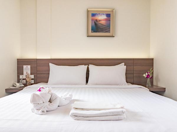 Sovereign Group Hotel at Pratunam : photo 5 de la chambre chambre lit king-size deluxe