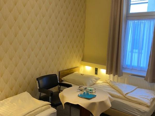 ALPHA Hotel Garni : photo 3 de la chambre chambre lits jumeaux standard