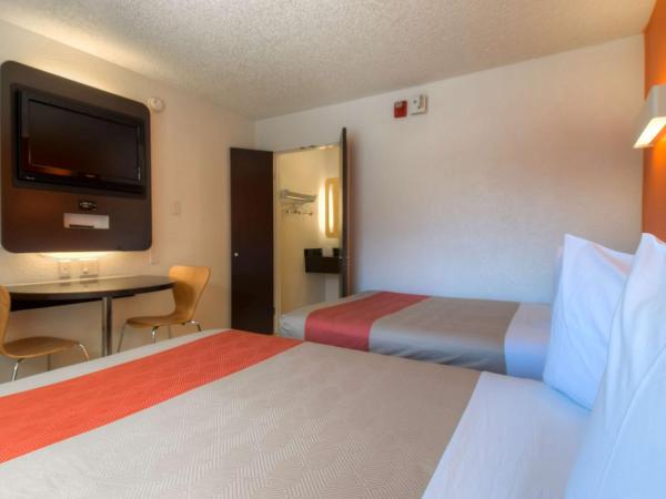 Motel 6-Las Vegas, NV - Tropicana : photo 9 de la chambre chambre quadruple