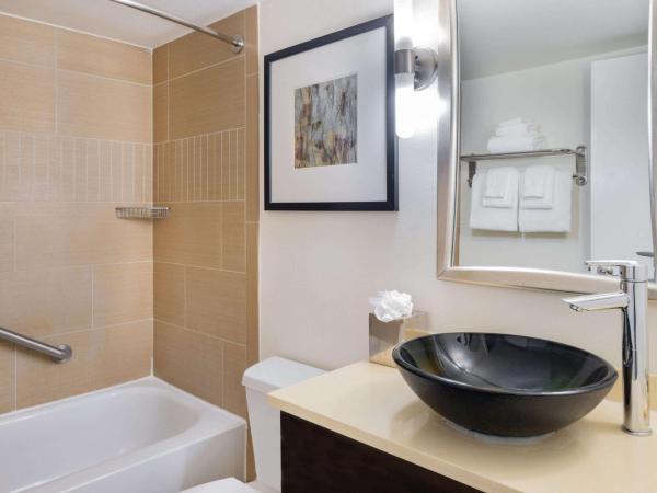 Wyndham Sacramento : photo 1 de la chambre suite lit king-size deluxe - non-fumeurs