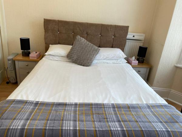 Diamonds Lodge near York Hospital : photo 7 de la chambre chambre double avec salle de bains privative