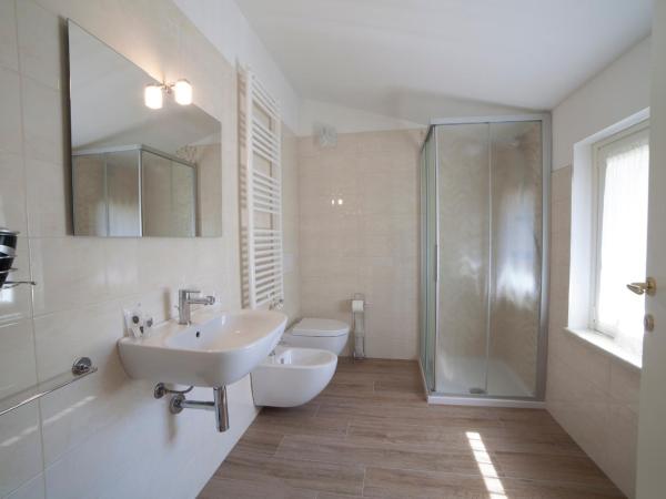 Agriturismo Corte Rondinella : photo 4 de la chambre chambre quadruple