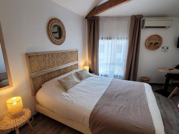 Le Relais du Valois Cognac Centre : photo 4 de la chambre chambre double