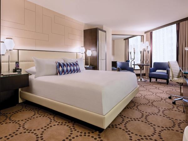 Harrah's Las Vegas Hotel & Casino : photo 1 de la chambre chambre deluxe lit king-size - tour vallée - non-fumeurs