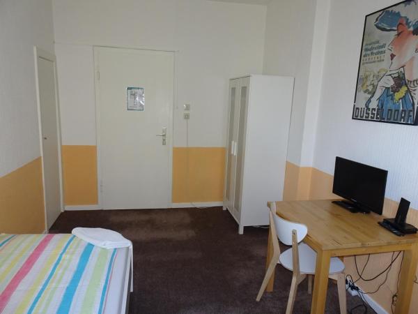 Gästehaus Grupello : photo 4 de la chambre chambre simple avec salle de bains commune