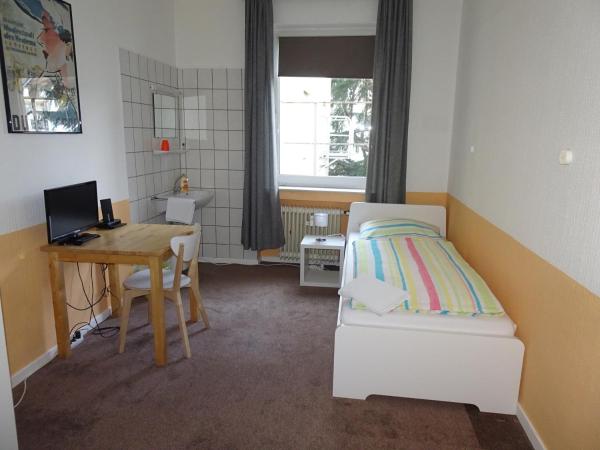 Gästehaus Grupello : photo 1 de la chambre chambre simple avec salle de bains commune