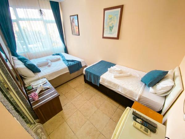 CityHub : photo 3 de la chambre chambre familiale avec balcon