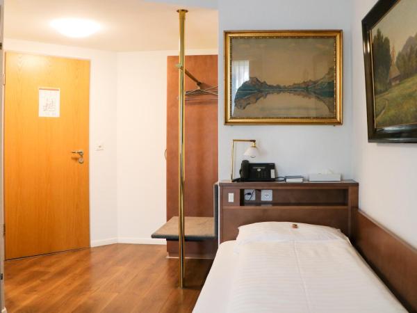 Hotel & Restaurant Sternen Köniz bei Bern : photo 3 de la chambre chambre simple