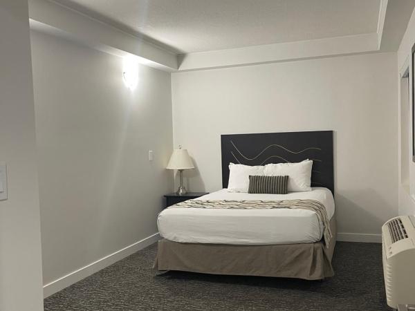 Radisson Hotel & Conference Centre West Edmonton : photo 3 de la chambre suite lit queen-size avec canapé-lit - non-fumeurs
