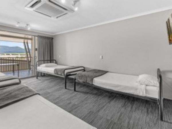 Gilligan's Hotel & Resort Cairns : photo 6 de la chambre lit simple dans dortoir mixte deluxe de 4 lits avec salle de bains privative