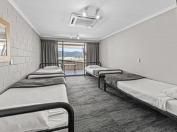 Gilligan's Hotel & Resort Cairns : photo 7 de la chambre lit simple dans dortoir mixte deluxe de 4 lits avec salle de bains privative