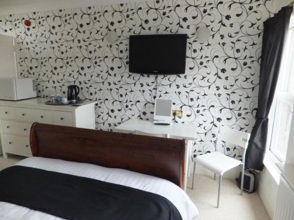 Grove Guest House : photo 3 de la chambre chambre double avec salle de bains privative