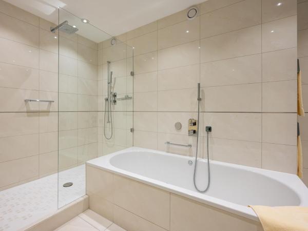 GAIA Hotel Basel - the sustainable 4 star hotel : photo 2 de la chambre suite awesome