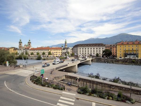 Hotel Mondschein : photo 2 de la chambre chambre double avec vue sur vieille ville