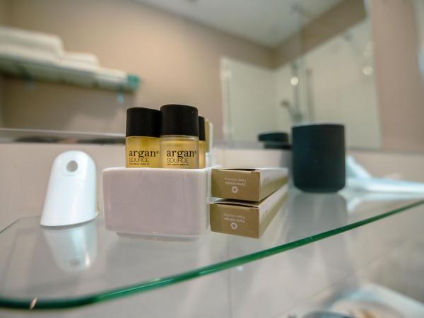 Hotel Bruman Salerno : photo 1 de la chambre grande chambre double ou lits jumeaux