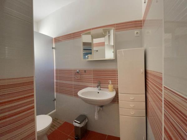 Apartments & Rooms Andrea 2 : photo 9 de la chambre studio