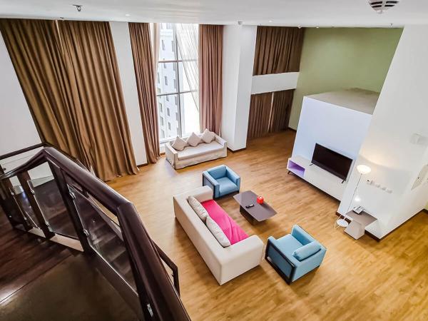 Ramada Hotel, Suites and Apartments by Wyndham Dubai JBR : photo 2 de la chambre appartement 1 chambre en duplex avec accessoires de plage gratuits