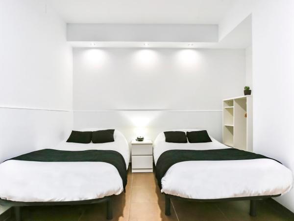 Laramond Barcelona Rooms : photo 3 de la chambre chambre lits jumeaux avec salle de bains privative