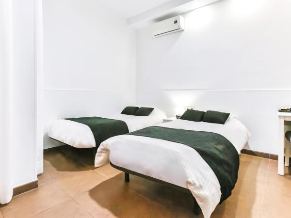 Laramond Barcelona Rooms : photo 9 de la chambre chambre lits jumeaux avec salle de bains privative