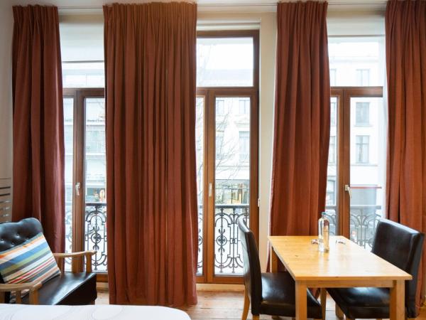 Because the Night city lodge : photo 9 de la chambre chambre double