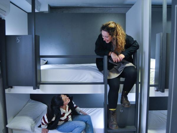 Quartier Bilbao Hostel : photo 4 de la chambre lit dans dortoir mixte de 8 lits