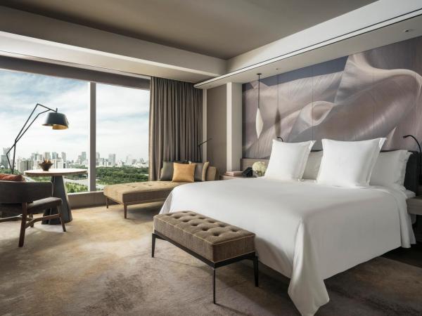 Four Seasons Hotel Tokyo at Otemachi : photo 1 de la chambre chambre lit king-size deluxe - vue sur jardin impérial