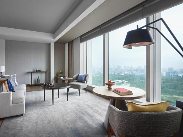 Four Seasons Hotel Tokyo at Otemachi : photo 2 de la chambre suite premier