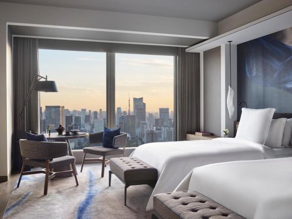 Four Seasons Hotel Tokyo at Otemachi : photo 2 de la chambre suite 2 chambres otemachi lit king-size double