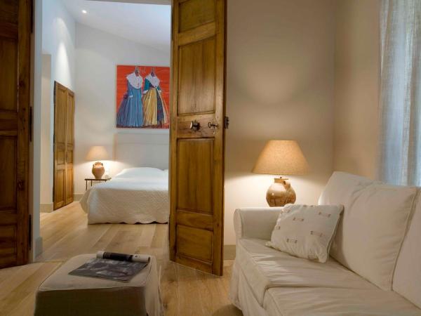 Benvengudo : photo 1 de la chambre suite - côté bastide (maximum 2 adultes + 2 enfants)