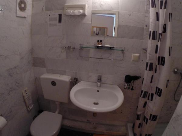 StayInCologne : photo 7 de la chambre chambre double confort