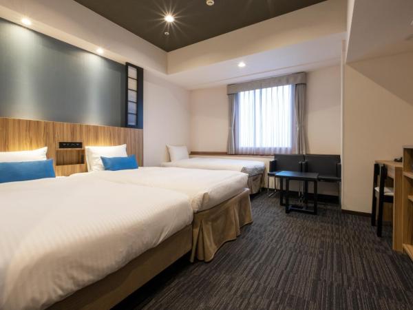 Hundred Stay Tokyo Shinjuku : photo 2 de la chambre chambre lits jumeaux supérieure pour 3 personnes - ménage tous les 4 jours