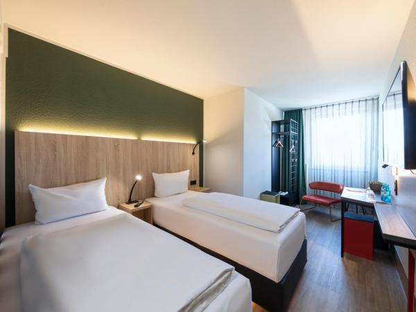 ACHAT Hotel Stuttgart Zuffenhausen : photo 3 de la chambre chambre affaires lits jumeaux