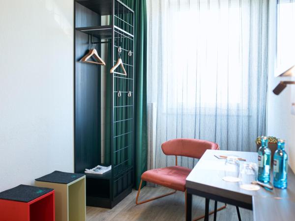 ACHAT Hotel Stuttgart Zuffenhausen : photo 7 de la chambre chambre double affaires