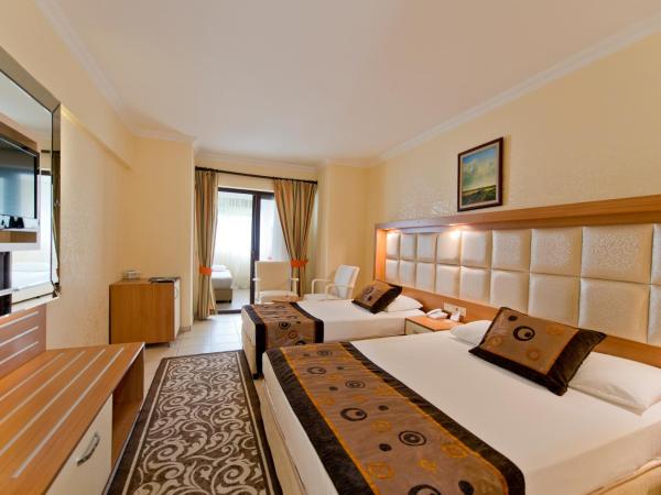 Oz Hotels Incekum Beach : photo 2 de la chambre chambre familiale