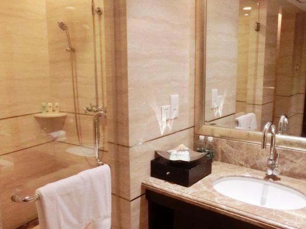 Royal Mediterranean Hotel : photo 4 de la chambre suite exécutive