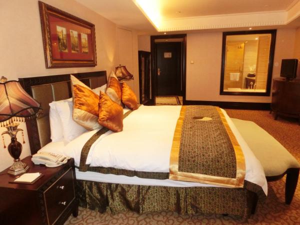 Royal Mediterranean Hotel : photo 5 de la chambre suite exécutive