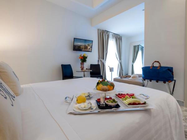 Hotel Metropole Taormina : photo 4 de la chambre chambre double deluxe avec terrasse et piscine