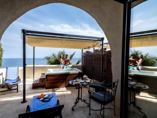 Hotel Metropole Taormina : photo 8 de la chambre chambre double deluxe avec terrasse et piscine