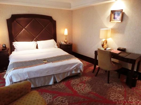 Royal Mediterranean Hotel : photo 4 de la chambre chambre lit king-size supérieure - fumeurs