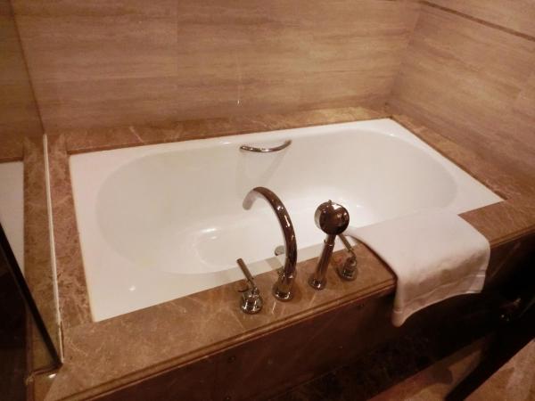 Royal Mediterranean Hotel : photo 5 de la chambre chambre lit king-size supérieure - fumeurs