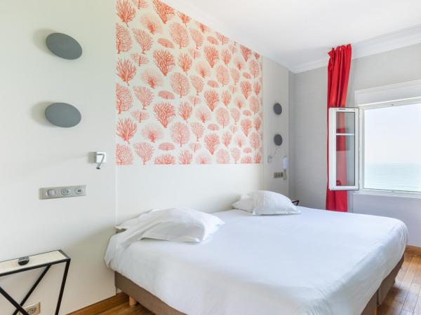 Hotel Kyriad Saint Malo Centre Plage : photo 9 de la chambre chambre double ou lits jumeaux - vue sur mer