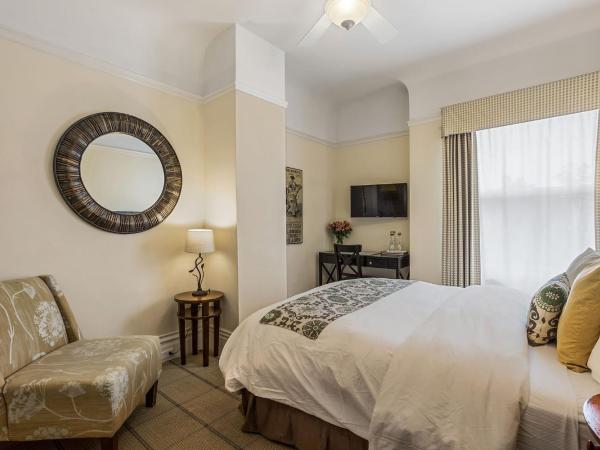Parker Guest House : photo 1 de la chambre chambre lit queen-size Économique avec salle de bains privative dans couloir