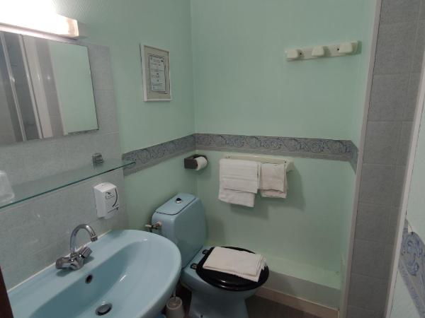Hotel Angleterre : photo 1 de la chambre chambre double standard