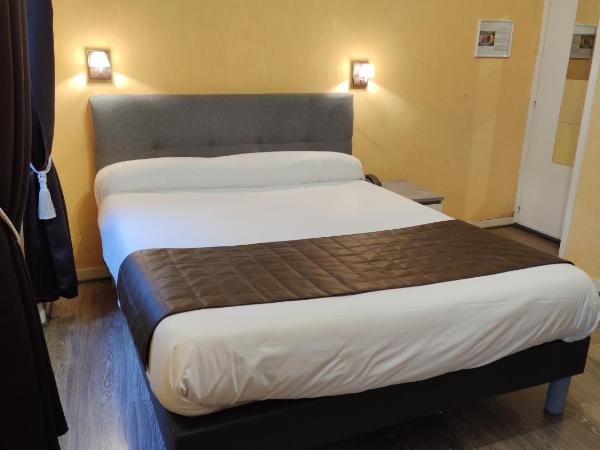 Hotel Angleterre : photo 6 de la chambre chambre double standard
