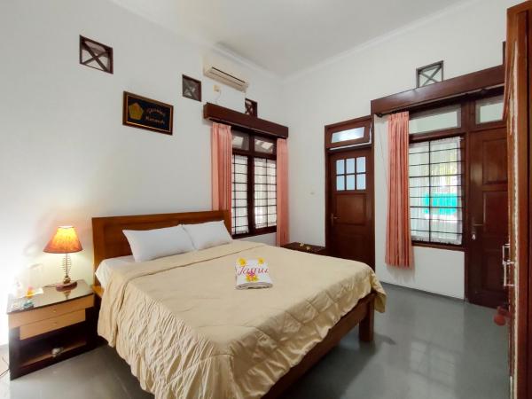 Ayodya Inn , Yogyakarta Lodging , Digital Nomads , Entrepreneurs Centre , CoWorking Space , CoLiving , Kost Lengkap , Exclusive Boarding House and Student Accommodation in Jogjakarta City Center ! : photo 9 de la chambre chambre double